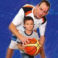 nabor-basketbalistu-a-cheerleaders