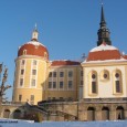 [ 26/11/2011; ] Mimořádný výlet nostalgickou parní dráhou za adventní pohádkou. Kdo by to byl řekl, že zámek Moritzburg nedaleko Drážďan, se stane věhlasným právě díky Popelce a jejím třem oříškům.

Bohatě zdobené barokní sály, výpravná expozice, známá filmová místa a čas adventní… To vše dokreslí nádhernou atmosféru zámeckého areálu uprostřed starobylého Moritzburgu. Známý výletní cíl je plný parků, zahrad [...]