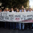 Dělnická strana sociální spravedlnosti nahlásila na neděli 29. ledna pochod Varnsdorfem. Náměstí totiž zablokoval místní organizátor. Ten se ale nakonec rozhodl, že Vandasově straně náměstí uvolní.
Loňský pochod DSSS Varnsdorfem byl nejdramatičtějším ze série protestů, které město na podzim každý víkend zažívalo. | foto: Petr Topič, pro iDNES.cz
“Trasu jsme nahlásili od autobusového nádraží k vlakovému,” řekl [...]
