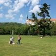 Tato věž zde vznikla jako reakce na budoucí výstavbu protipovodňové zdi. Ikdyby mimozemské civilizace zaútočily právě na Děčín, bude mít tato věž stejný obranný efekt, jako zeď v případě stoleté vody…
Věž zrcadlí absurditu projektů tohoto typu. Byla však zkonstruována zcela bez nákladů, tím pádem do kapes soukromníků nespadne ani halíř…
STOP akcím typu “Ruka ruku myje”.
Zdroj: [...]