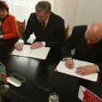 Dosavadní hejtmanka Ústeckého kraje Jana Vaňhová z ČSSD zůstane jedním z nejmocnějších krajských politiků. Komunisté podepsali se sociální demokracií koaliční smlouvu a Vaňhová se stane náměstkyní hejtmana, kterým bude podle očekávání krajský předseda KSČM Oldřich Bubeníček.
Bubeníček bude mít dva náměstky. Prvním bude komunista Stanislav Rybák, druhým právě Vaňhová. Zatímco komunisté jména svých lidí do krajské [...]