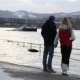 Dnes ve 12 hodin zasedal krizový povodňový štáb. Podle odhadů by hladina Labe měla zítra v ranních hodinách dosáhnout 8,10 m. Kulminace by měla být ve výšce 9,5 m zítra kolem 12 hodiny. Voda stoupá rychleji než obvykle.
Důrazně prosíme, aby obyvatelé sledovali stránky města a sdělovací prostředky. Pro informace volejte tel. linku 412 516 516. [...]